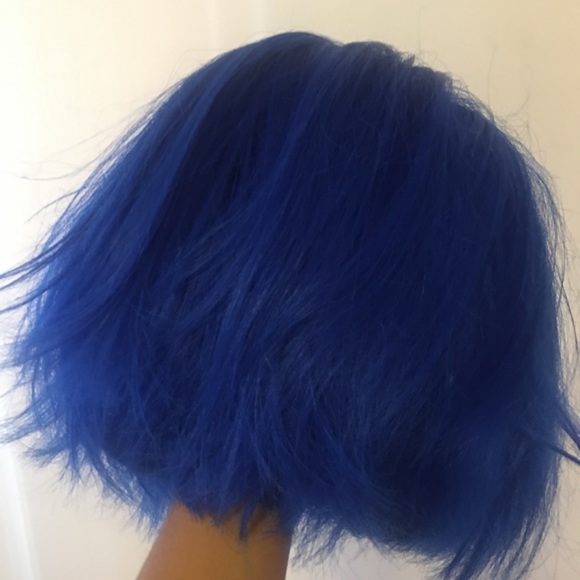 Blue Bob Wig - Picture 4 of 4
